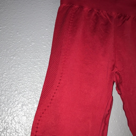 Fabletics Hot Pink Leggings - Picture 2 of 5